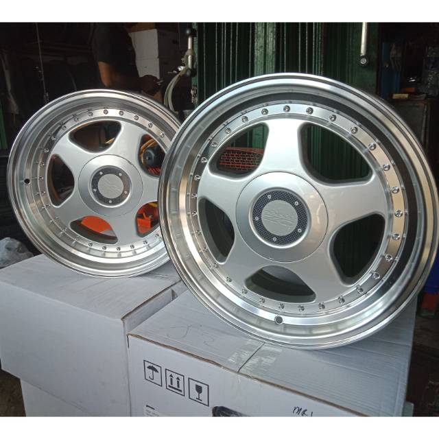 Velg mobil OZ FUTURA R16 X 7,5/8,5 HOLE 8PCD 100/114,3 ET 35/25