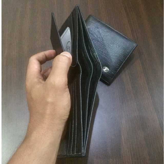 [anton hilmanto] dompet lipat biasa peia bahan kulit sinteyis lokal urat kayu bona #dompet #dompetlipat #dompetpria #dompetcowok #dompetbagus