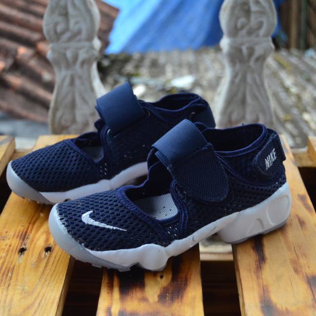 SEPATU ANAK NIKE AIR RIFT KIDS