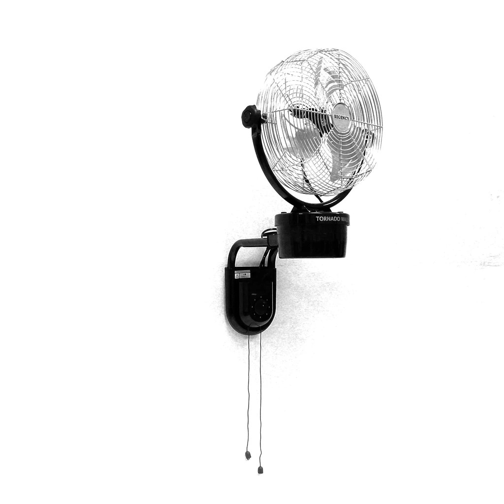 Regency ZTW12 Kipas Angin Regency Wall Fan Tornado 12 inch Kipas Dinding TW12