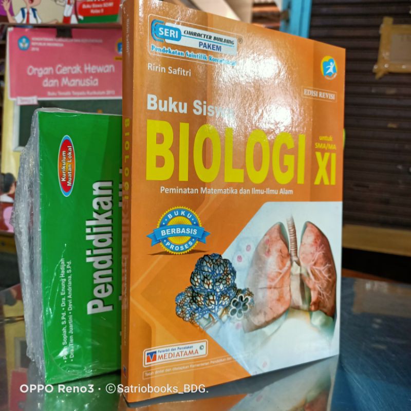 BUKU SISWA BIOLOGI KELAS XI. PEMINATAN. EDISI REVISI. MEDIATAMA. RIRIN SAFITRI. ORIGINAL-1