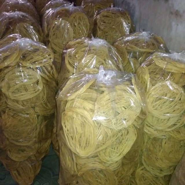 

Krupuk mie mentah