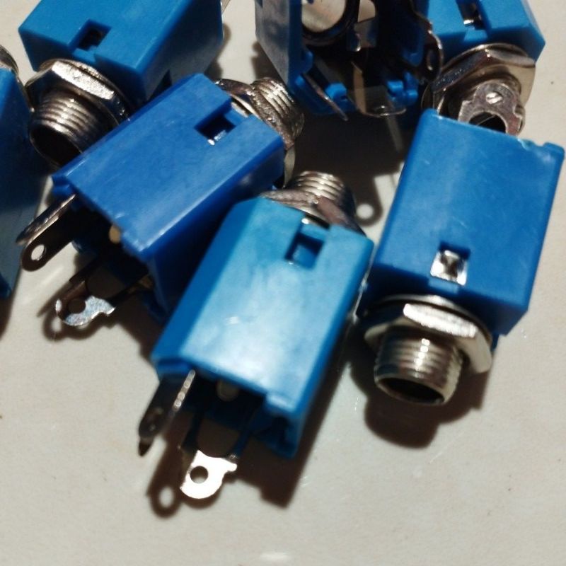 Soket Mic Akai Mono Biru Berkualitas