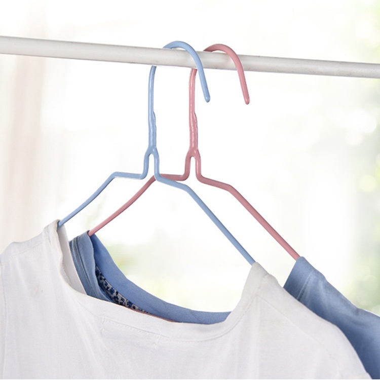 GANTUNGAN BAJU / HANGER KAWAT LAPIS PLASTIK