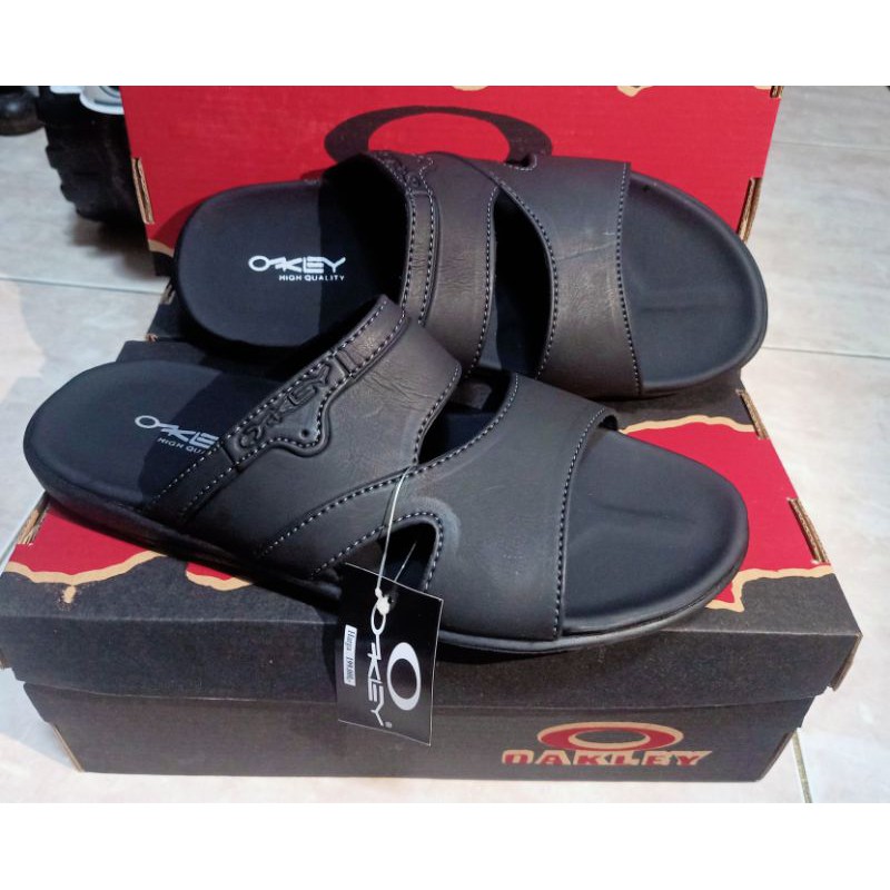 Sandal Pria Oakley Original