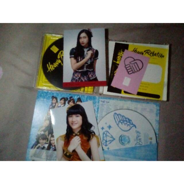 CD Album JKT48 Heavy Rotation dan Flying Get