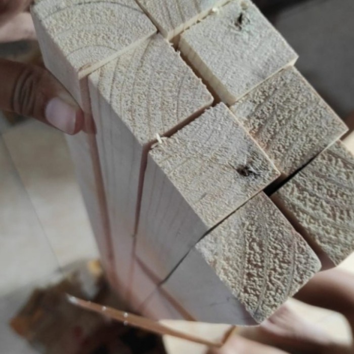 Kayu Reng Kayu List 2x2 cm Panjang 50 cm Isi 10 Batang Kayu Pinus Serat Jerman Kualitas Super Sudah 