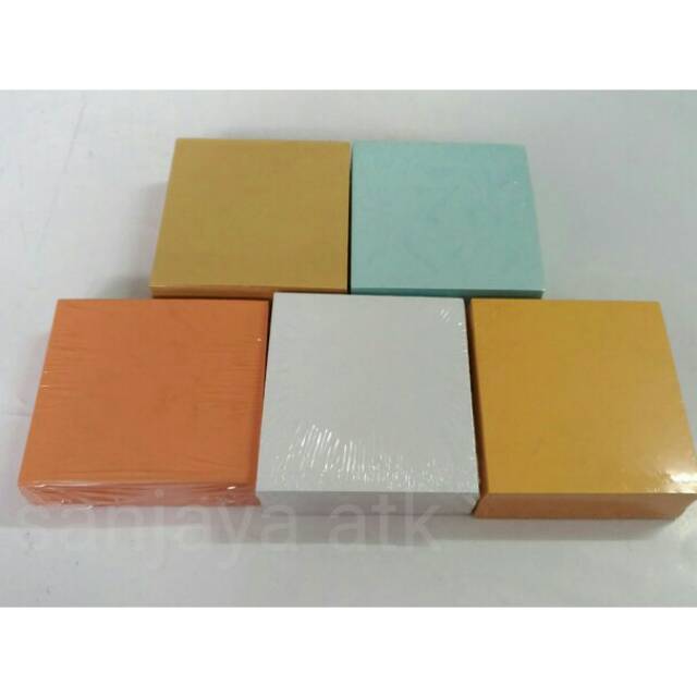 

Kertas memo untuk coret- coretan tanpa lem