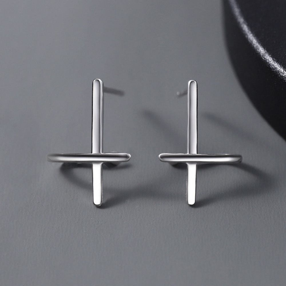 Anting Stud Desain Salib Geometris Rongga Bahan Logam Lapis Perak Gaya Punk Korea Untuk Pria