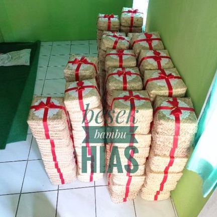 

besek bambu murah natural hias pita ukuran 20cm x 20cm