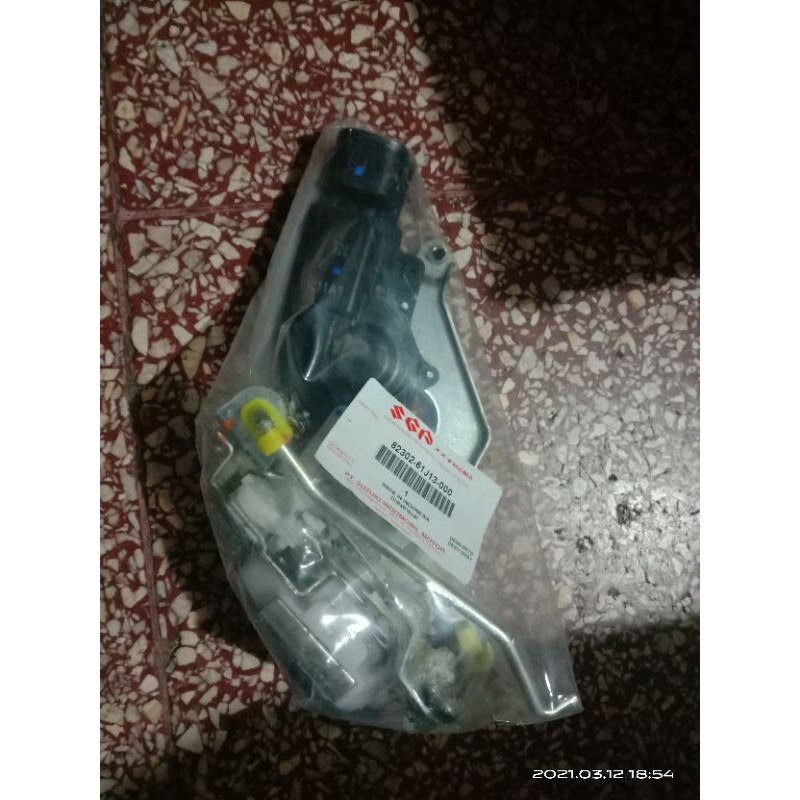 lock pintu belakang  elektrik suzuki APV