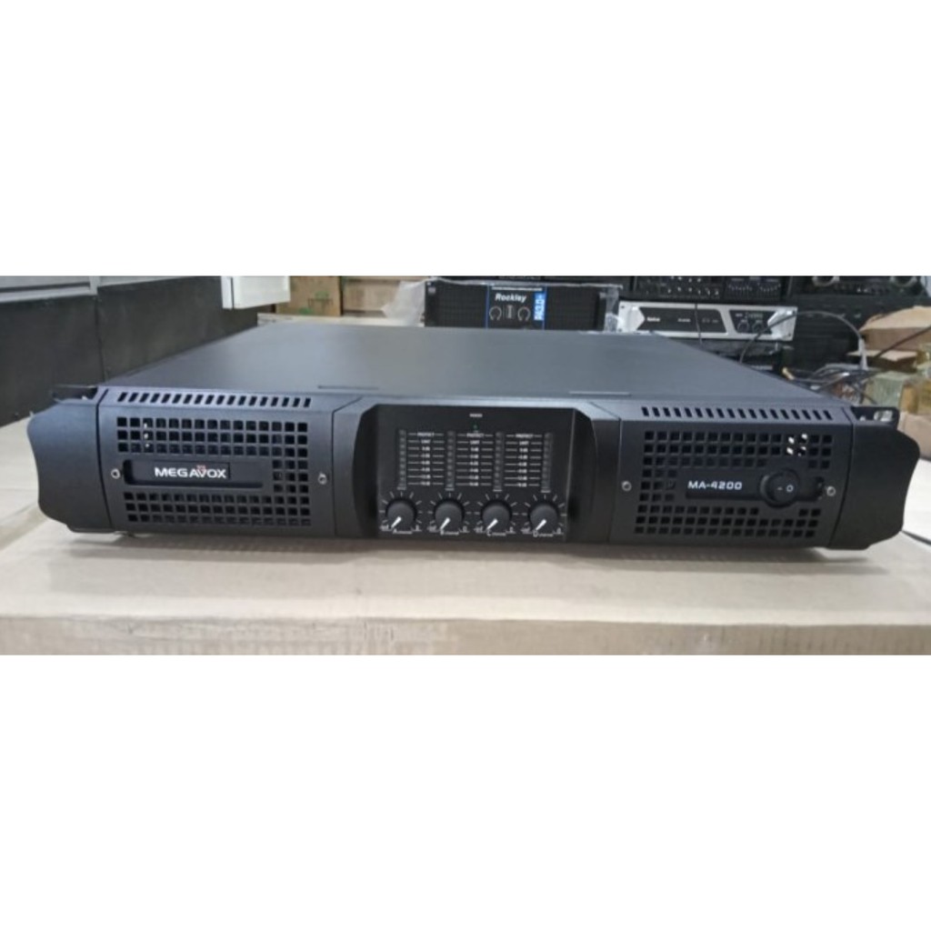 POWER AMPLIFIER MEGAVOX MA 4200 - 4 CANEL - MA4200 4 CANNEL