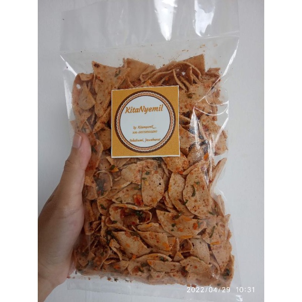 

Basreng pedas daun jeruk (250gr)