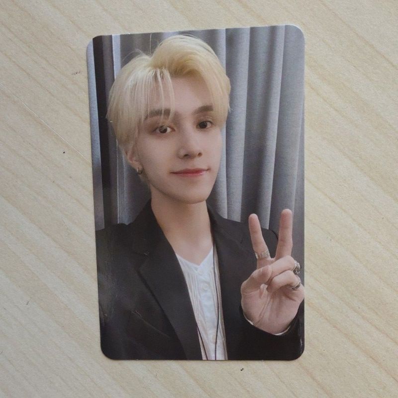 Photocard Hendery Resonance Pt 1. Past Ver