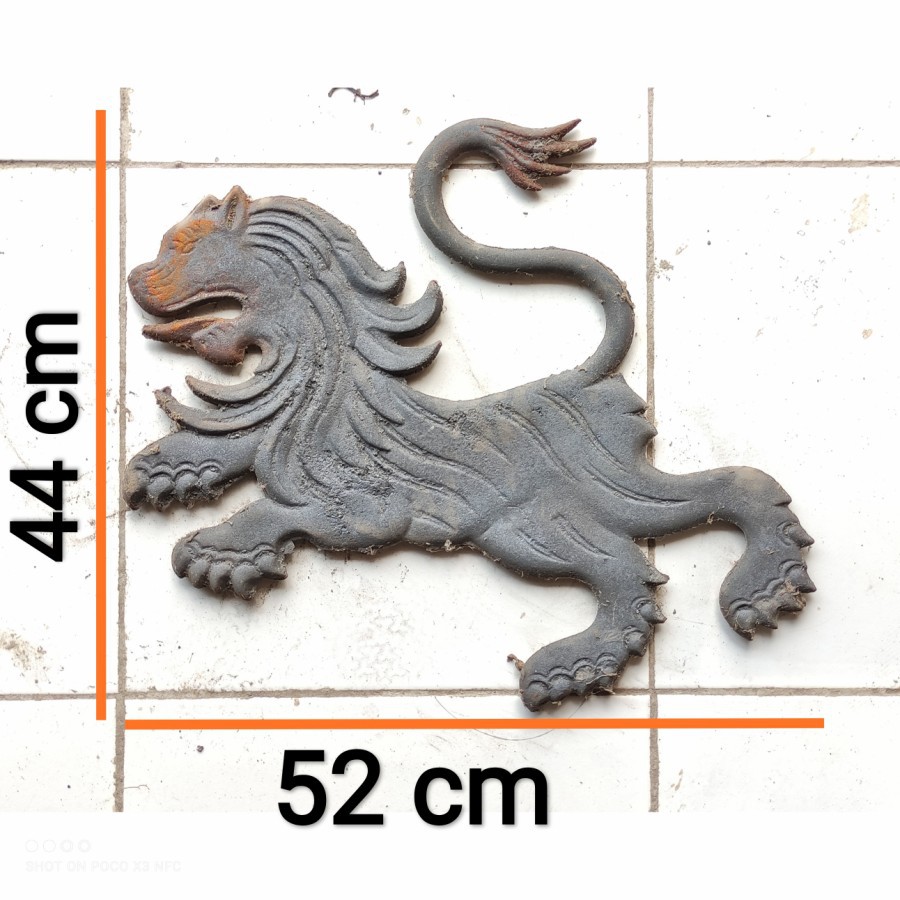Ornamen Pagar besi cor besar singa (Besar) Uk. 44 x 52 cm