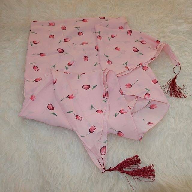

SEGITIGA INSTANT TASSEL
