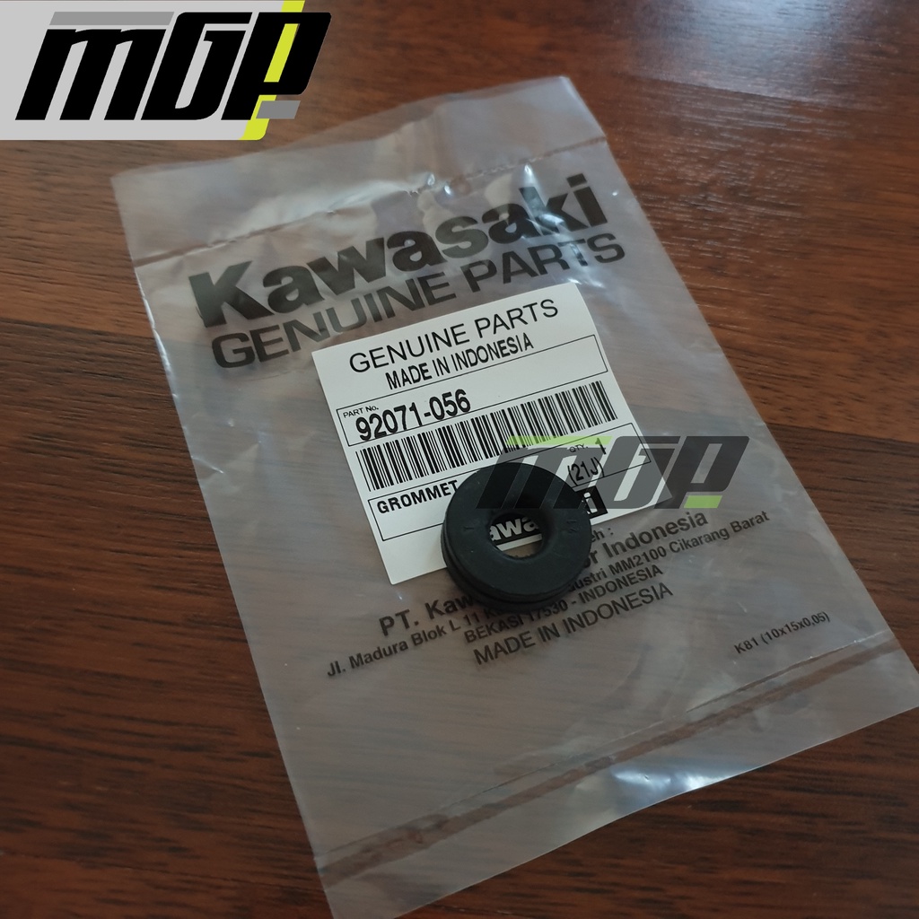 KARET COVER BODY NINJA R ORI ORIGINAL KAWASAKI 92071-056