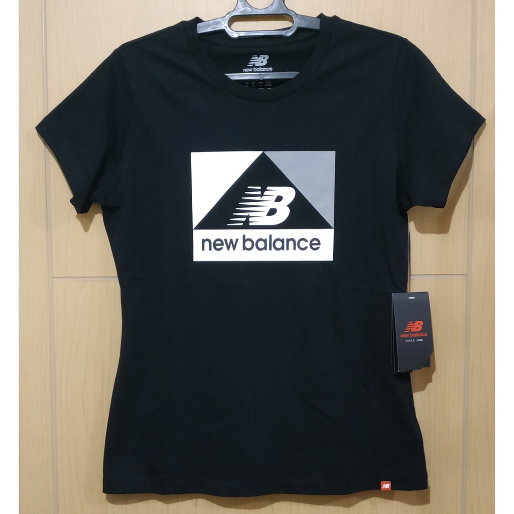 Tshirt Kaos  Cewek Hitam  New Balance Original  Archive Black 
