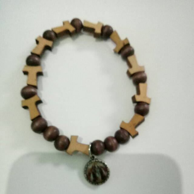 Gelang rosario salib Tao tau kayu