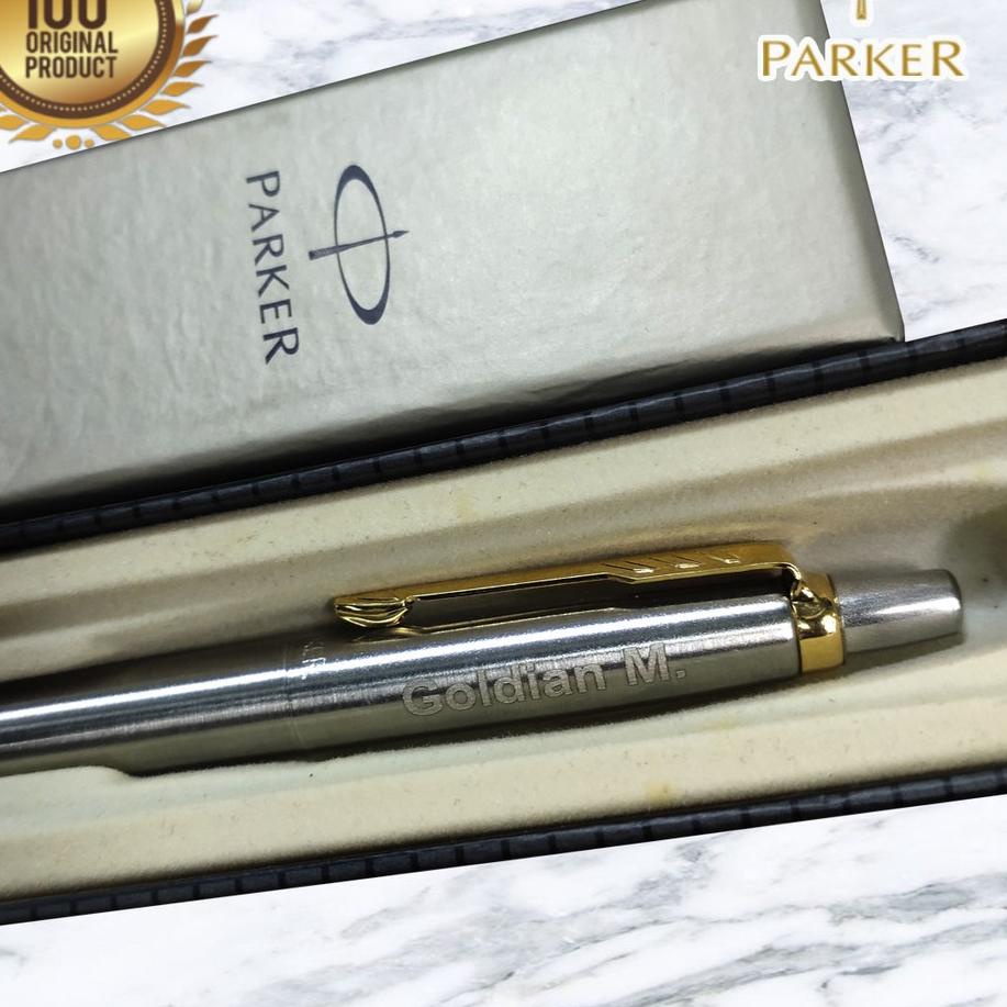 

Pulpen Parker Jotter Stainless Steel Gold Trim .
