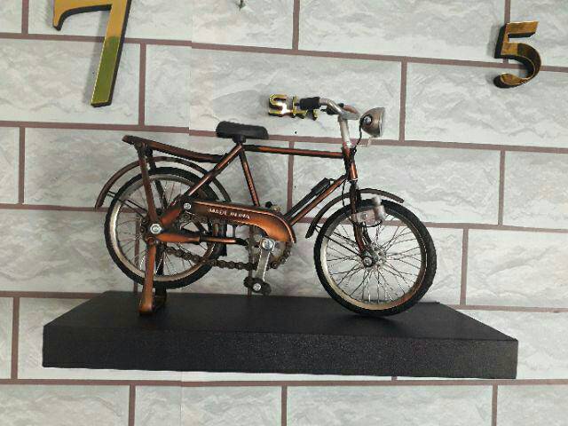 Miniatur Sepeda logam