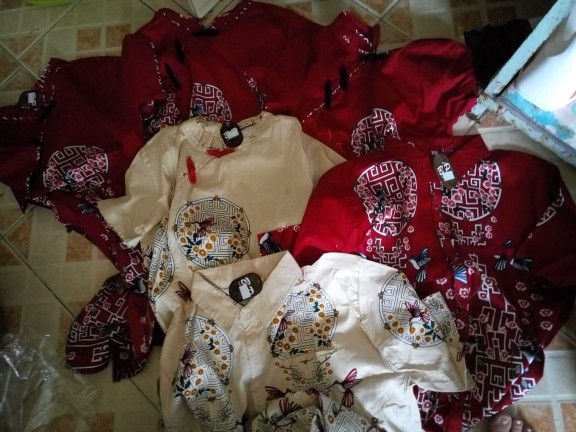 Kemeja Batik Co303 Beige / Red/  Navy