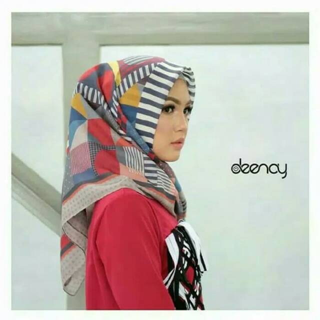 HIJAB DEENAY KW SEGIEMPAT MOTIF