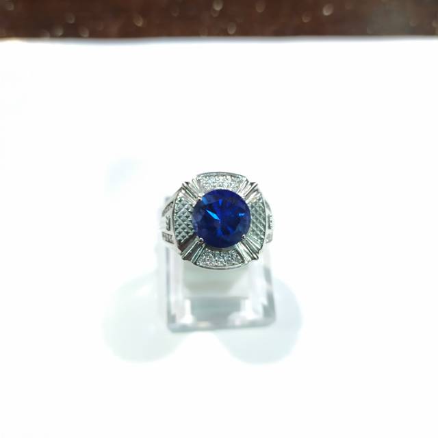Cincin Pria King Blue Sapphire Emas Putih 750