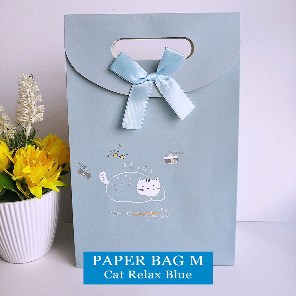 

Paper Bag Motif Cantik / Kantong Hadiah Serbaguna Ukuran M - SIMPLE