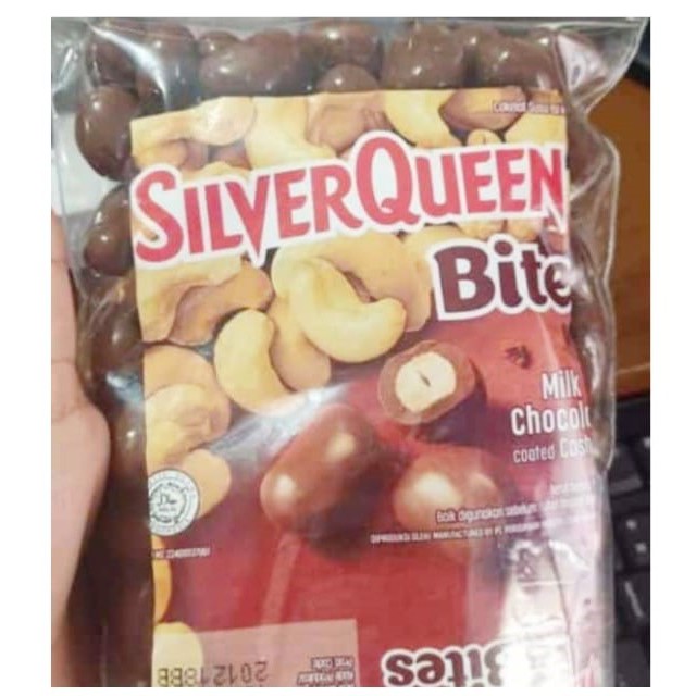 

Silverqueen bite makanan coklat