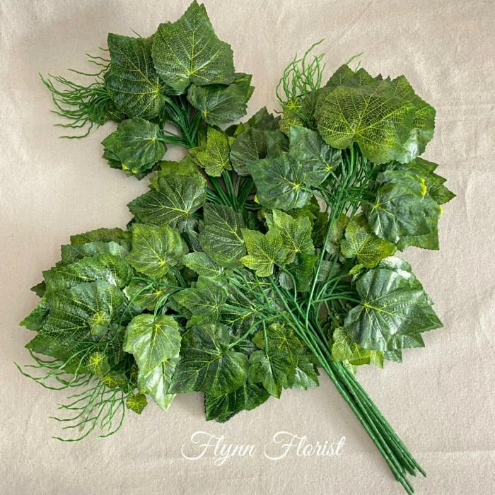 

Daun Anggur Hijau Tua (lusinan) P:75cm Daun Artificial Dekorasi Hiasan Kualitas Terbaik