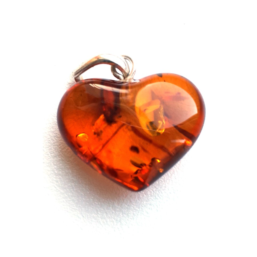 Natural Baltic amber Heart pendant JS183