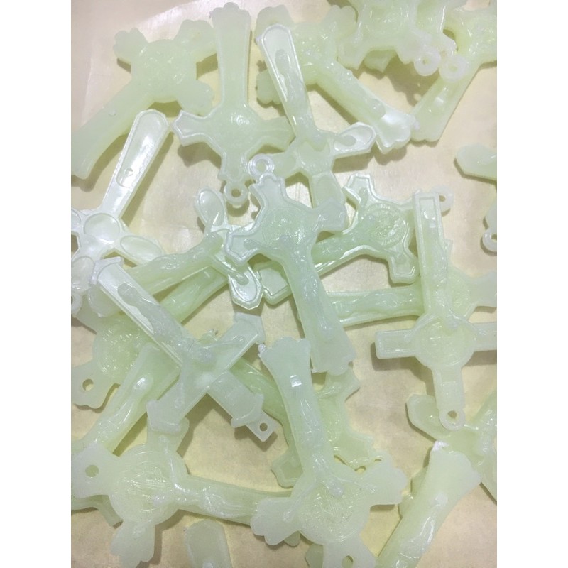 Liontin Salib Fosfor 5cm - Lionti Glow in The Dark