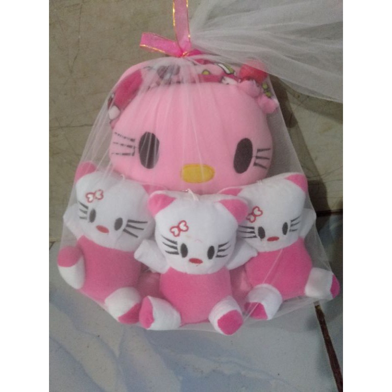 BONEKA HELLO KITTY BERANAK TIGA M