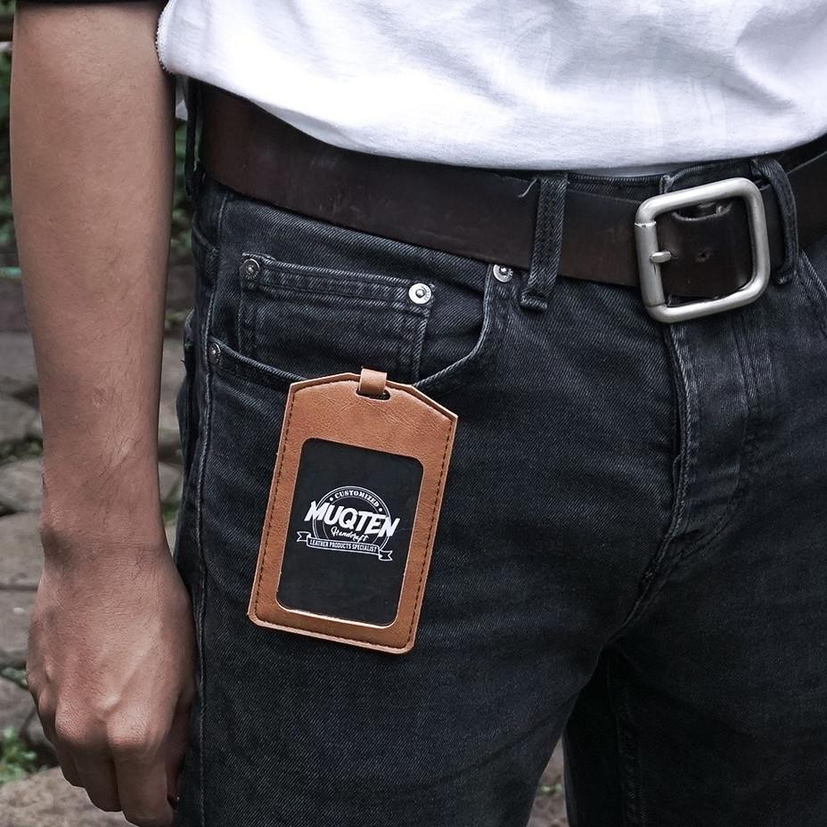 

Terlaris.. NAME TAG ID CARD HOLDER KULIT SOUVENIR HOLDER KANTOR MUQTEN PATUK MULTIFUNGSI DI KAIT DAN