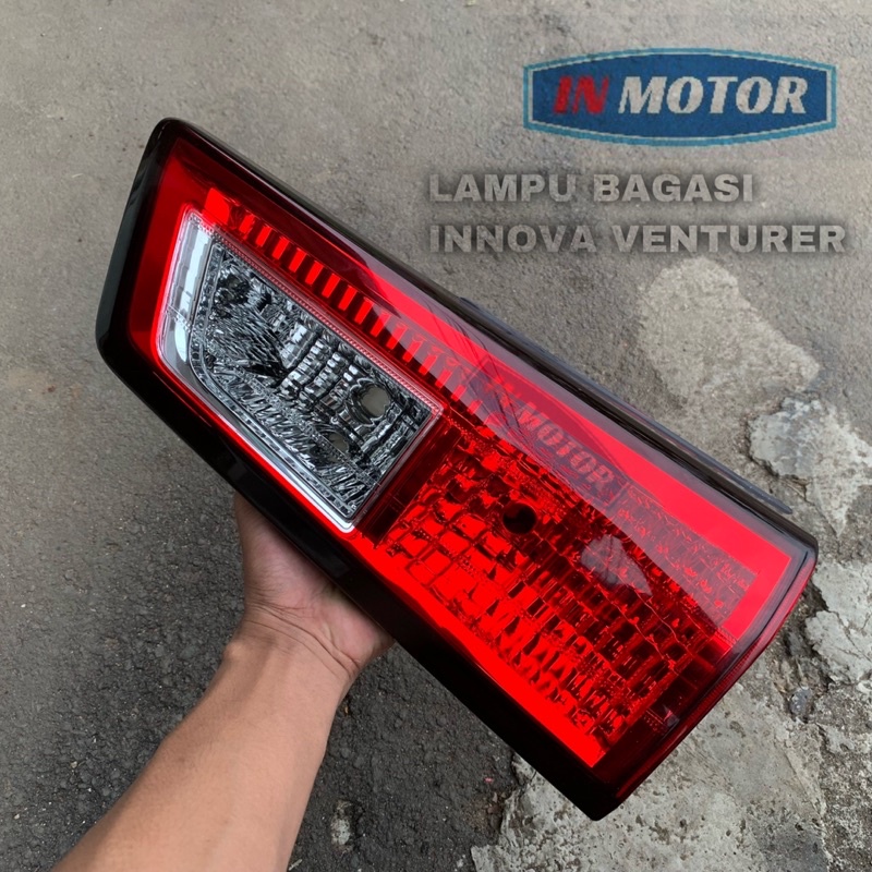 lampu bagasi innova VENTURER original mulus stoplamp toyota venturer original
