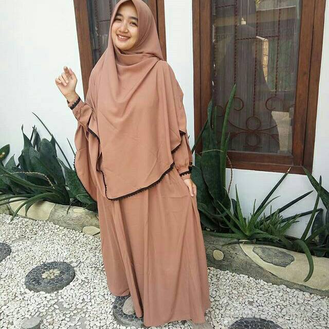 Gamis renda hitam