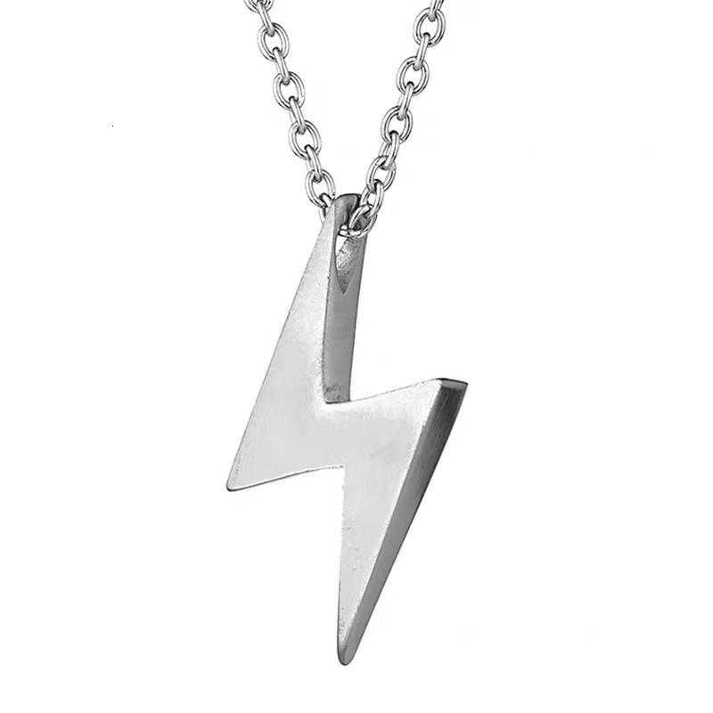 19037Personalized Fashion Pendant Lightning Metal Necklace