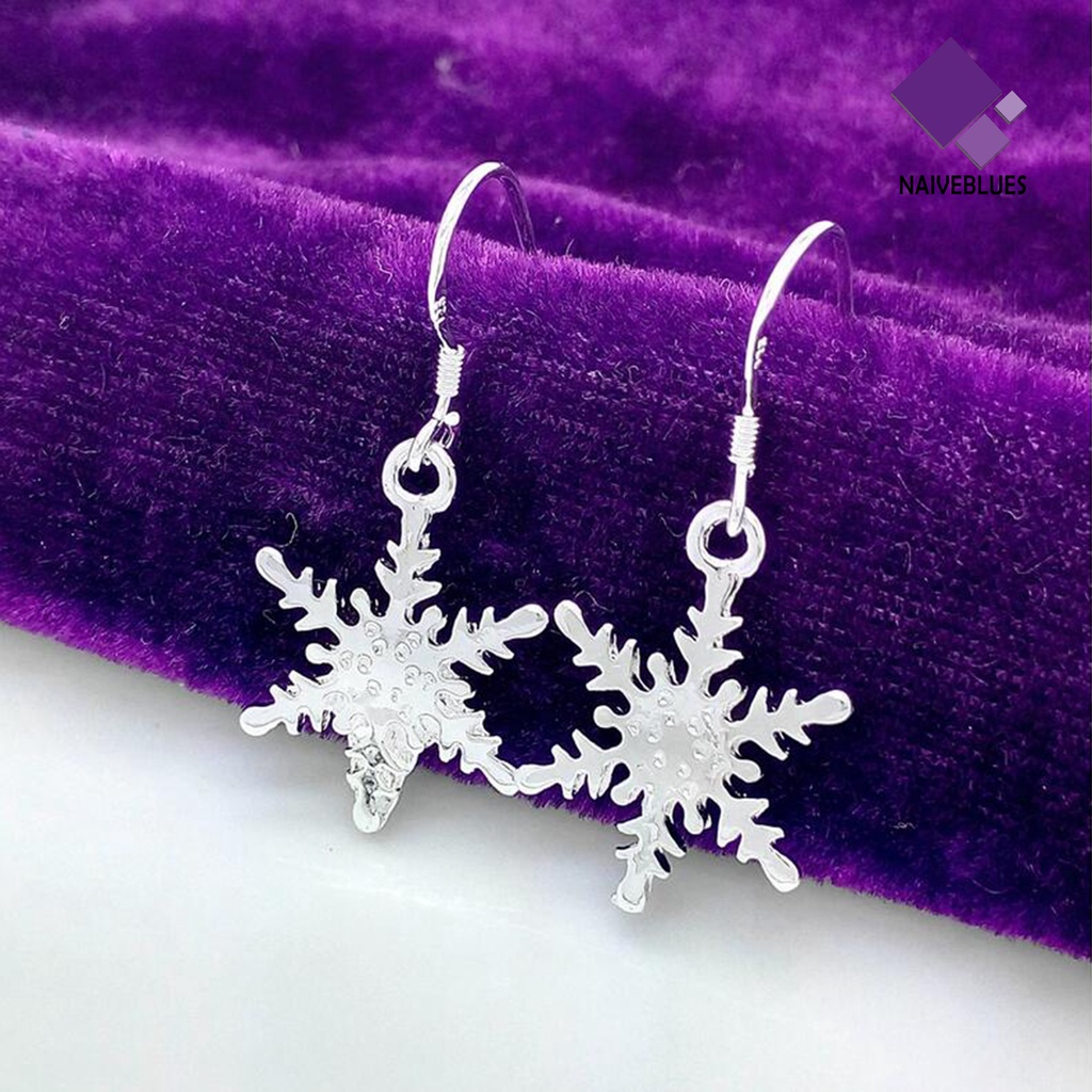 1 Pasang Anting Kait Desain Snowflake Bahan 925 Silver Plated Untuk Wanita