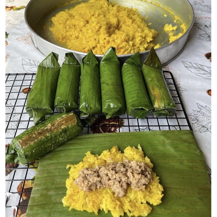 

Lemper kunyit bakar (isi jamur)