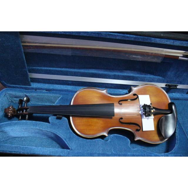 Biola / Violin 4/4 merk August