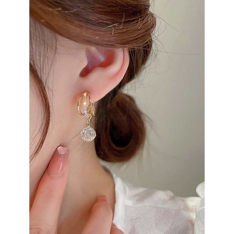 Anting Drop Zircon Bentuk Bulat Warna Emas Gaya Klasik Untuk Wanita