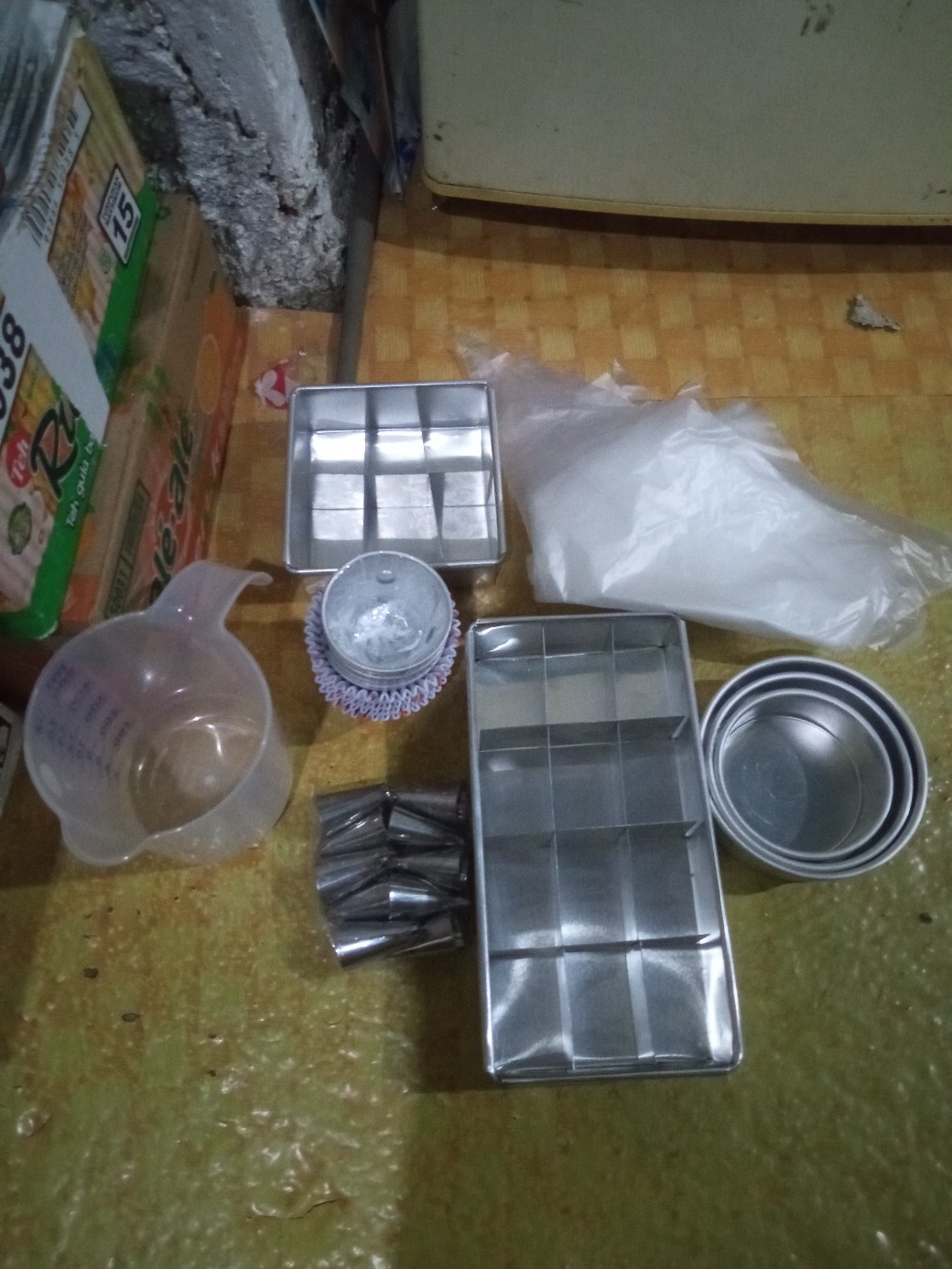 Loyang Brownies Sekat 10x10x4/loyang Roti Unyil/ Loyang Sekat Mini