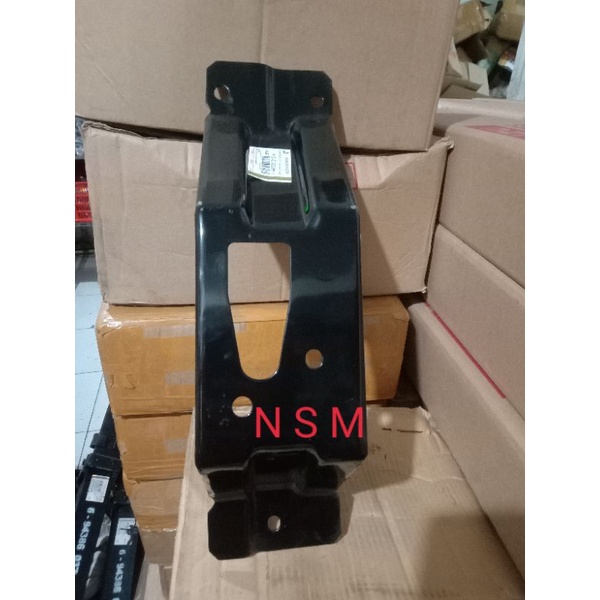 BRAKET BEMPER DEPAN ISUZU ELF NHR55 / NKR71  MACAN ORI ISUZU