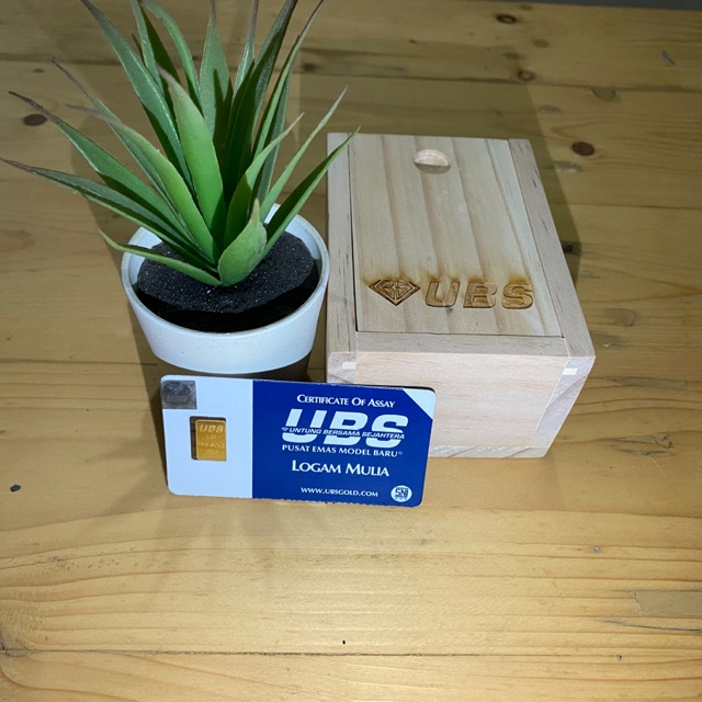 Kotak Perhiasan Emas UBS Logam Mulia