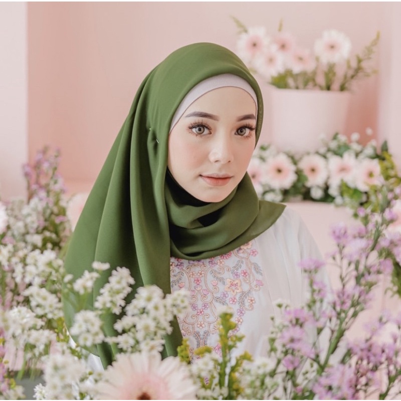 KERUDUNG SEGI EMPAT BELLA SQUARE , HIJAB