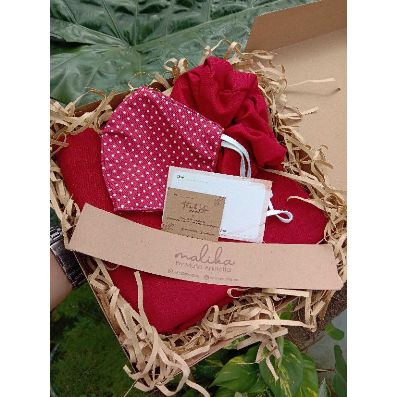 

(Size S+) HAMPERS HIJAB/ KADO/ GIFT BOX/ HAMPERS KERUDUNG/ WEDDING GIFT/ KADO ULTAH