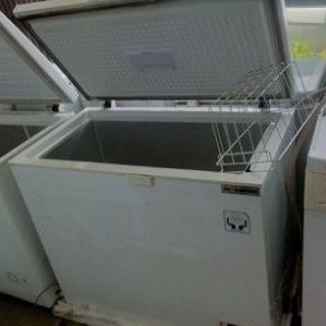 Chest Freezer Box GEA AB 210, Kapasitas 212 Liter, 141 Watt, SECOND SIAP PAKAI, Bandung