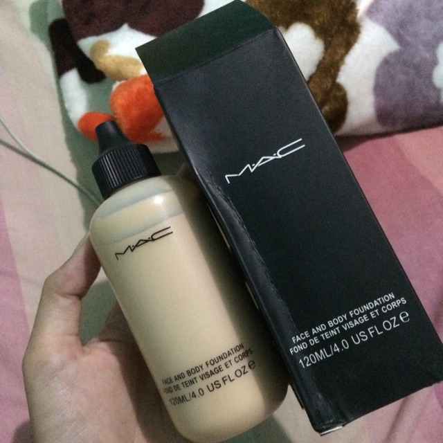 MAC face and body foundation