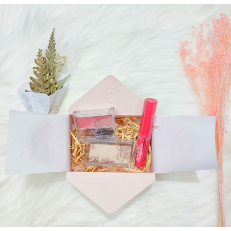 

Kado murah survenir ultah gift makeup